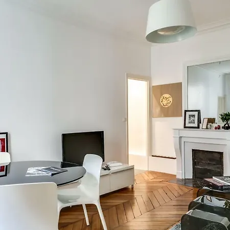 Apartment Welkeys Lorette Paris